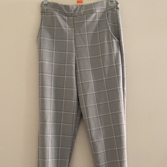 PrettyLittleThing Grey Plaid Pants - Picture 3 of 3